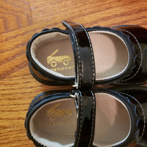 See Kai Run Mary Jane II Black Patent Shoes - Picture 6 of 12